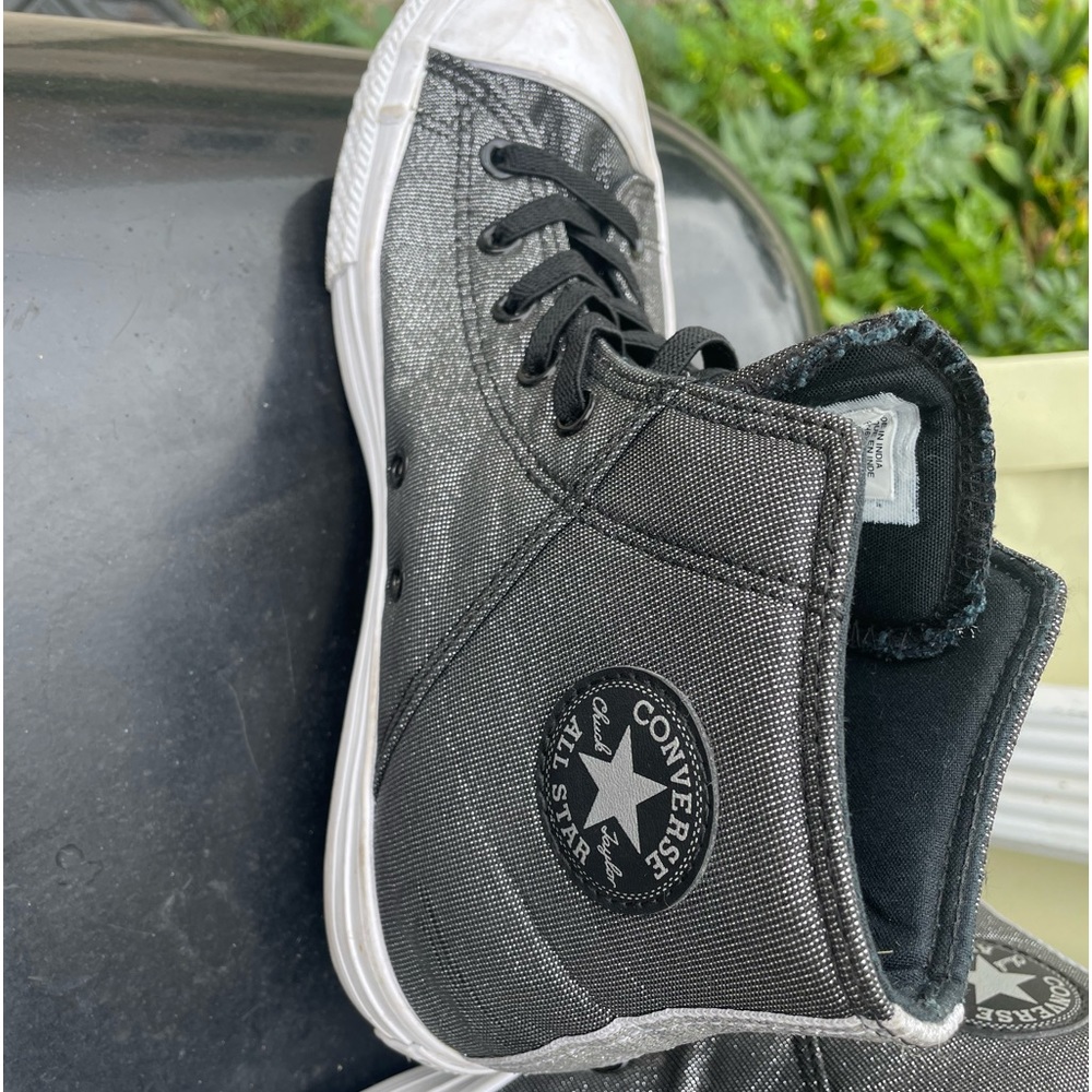 Converse high tops size 6